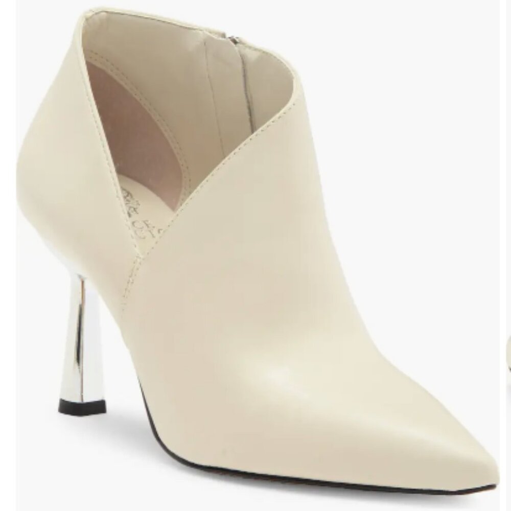 Vince Camuto Women's Pointed Toe Bootie Creamy White